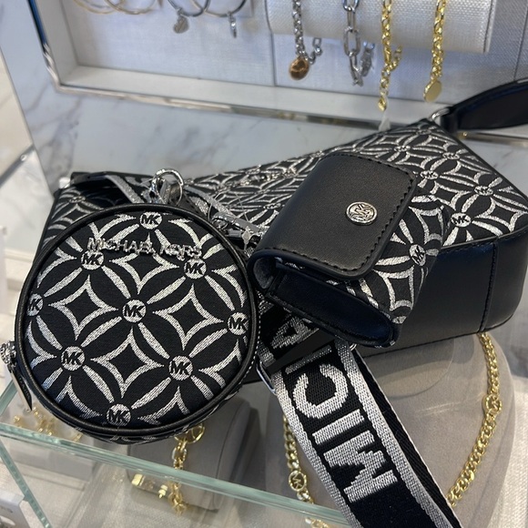 MICHAEL KORS Jet Set Travel Small Logo Jacquard Crossbody With Tech Attach NWT - Picture 9 of 16